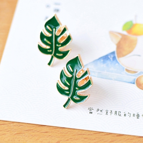 Green Leaf Brooch Cardigan Pin Shawl Brooch Buckle Sweater Knitwear Lapel Pin for Women and Men for Jewelry Gifts